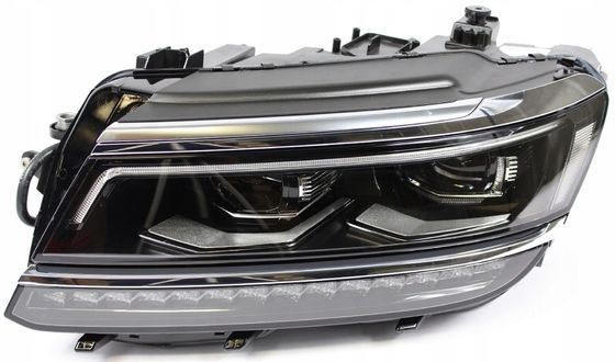5NB941113E VW TIGUAN (AD1, AX1) のヘッドライト