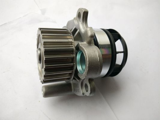 06F121011 エンジン部品 水ポンプ