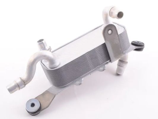 17217628058 エンジン部品 オイルクーラー