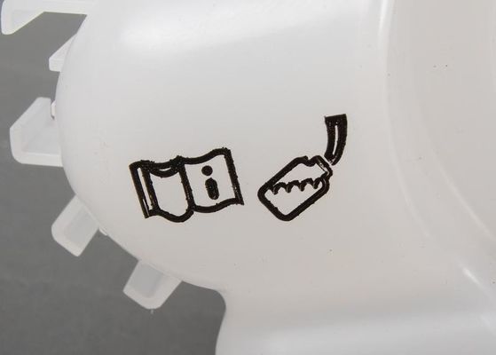 7P0121407B エンジン部品 拡張タンク